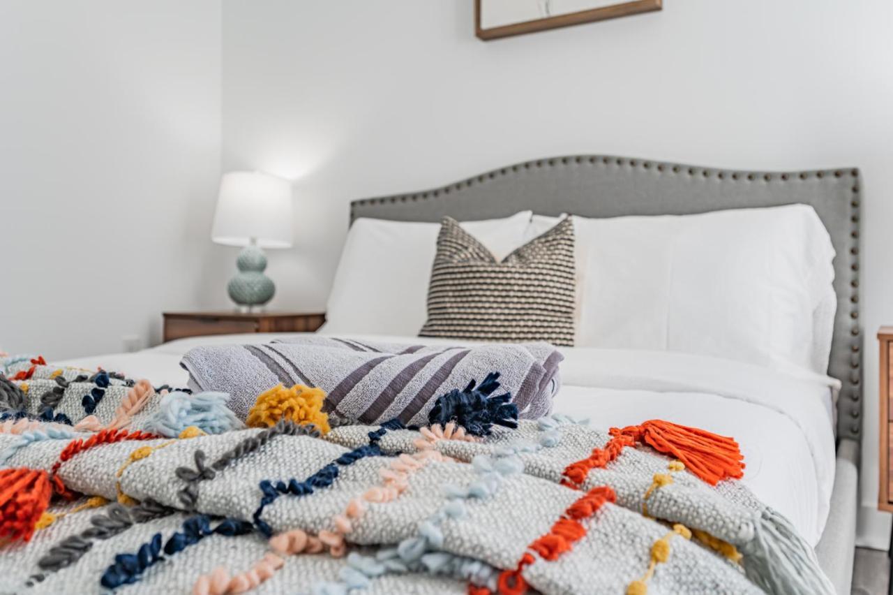 Leckie Luxurious Suitesトロント エクステリア 写真