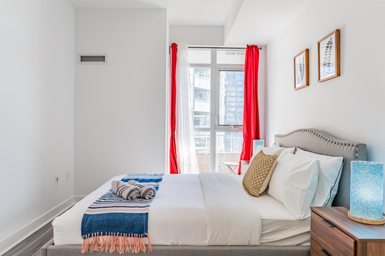 Leckie Luxurious Suitesトロント エクステリア 写真