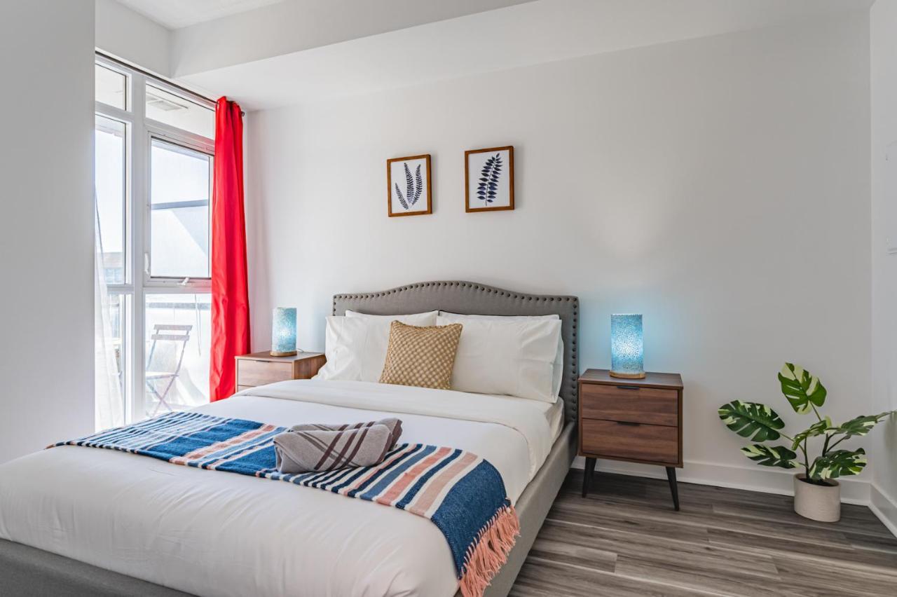 Leckie Luxurious Suitesトロント エクステリア 写真