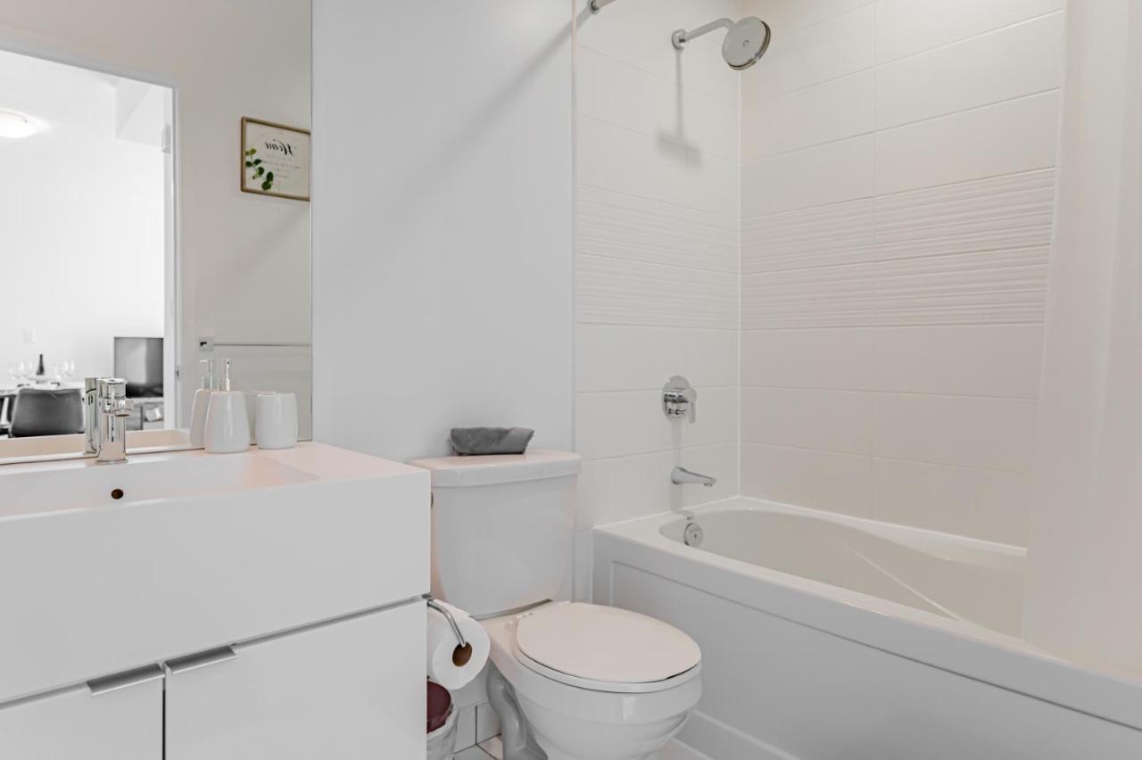 Leckie Luxurious Suitesトロント エクステリア 写真