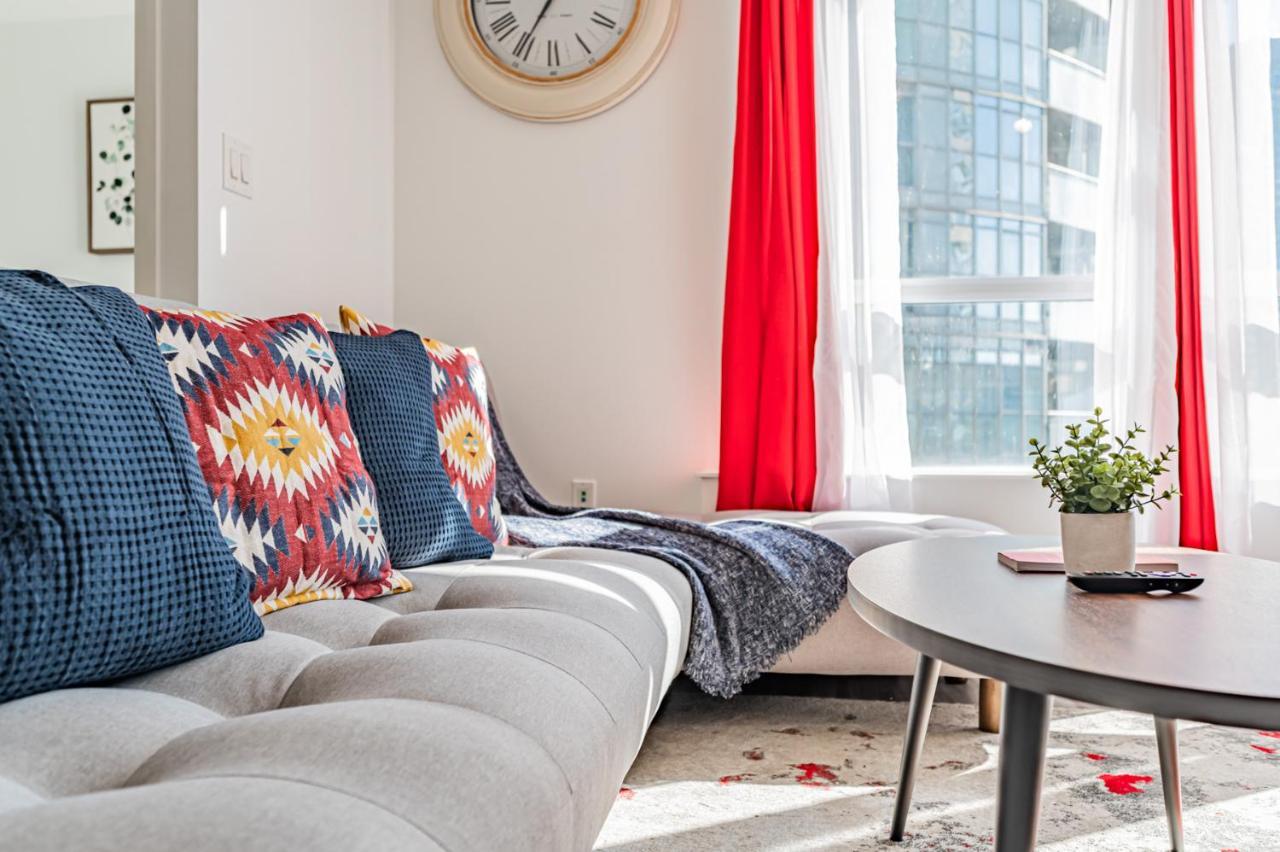 Leckie Luxurious Suitesトロント エクステリア 写真